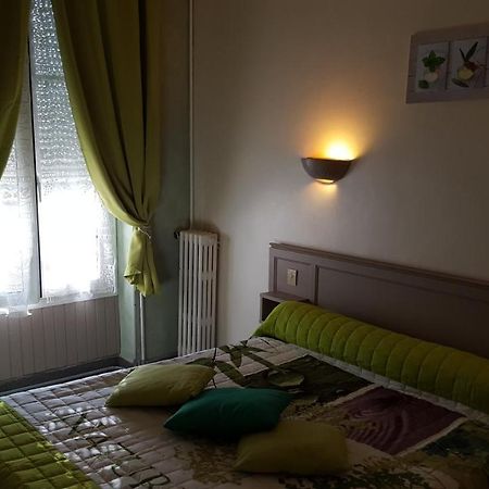 Hotel Ronsin Fresnay-sur-Sarthe Luaran gambar